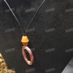 Bijoux en papier recyclé: rose avec feuille d'or