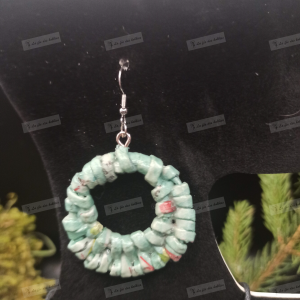 bijoux réalisés avec du papier recyclé avec perles bleue