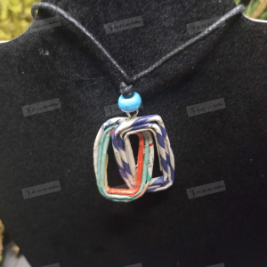 bijoux réalisés avec du papier recyclé double rectangles