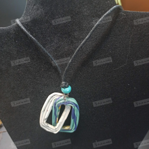 bijoux réalisés avec du papier recyclé double rectangles